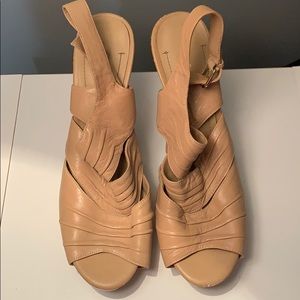 Ankle strap BCBG heel